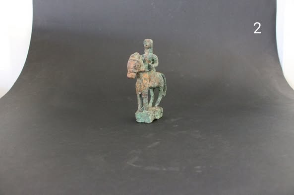 قطع أثرية مزورة ومقلدة - صورة إضافية 3